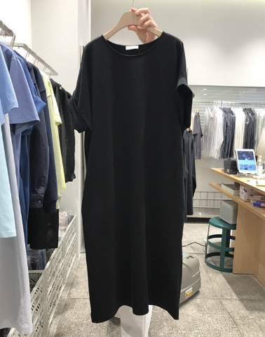 Plus Size Sparkly V-Neck Dress with Batwing Sleeves