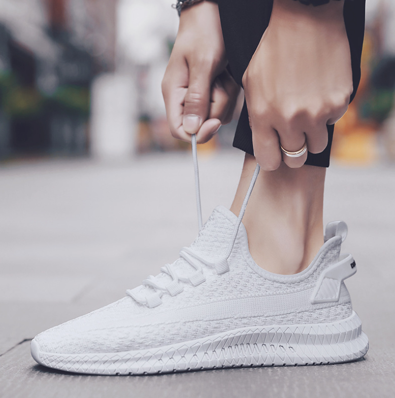 Men's Breathable Flyknit Sports Shoes for Summer