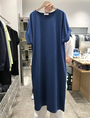 Plus Size Sparkly V-Neck Dress with Batwing Sleeves